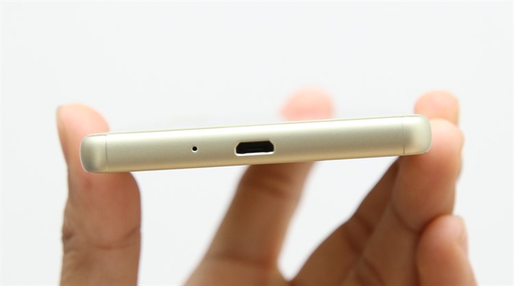 Điện thoại Sony Xperia X Màu Vàng