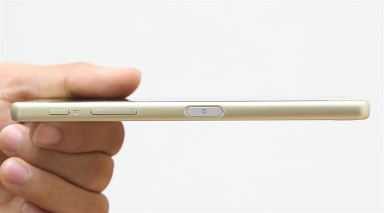 Điện thoại Sony Xperia X Màu Vàng