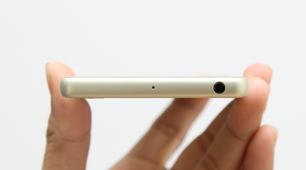 Điện thoại Sony Xperia X Màu Vàng