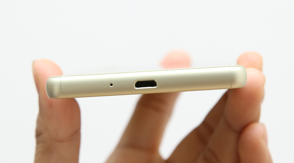 Điện thoại Sony Xperia X Màu Vàng