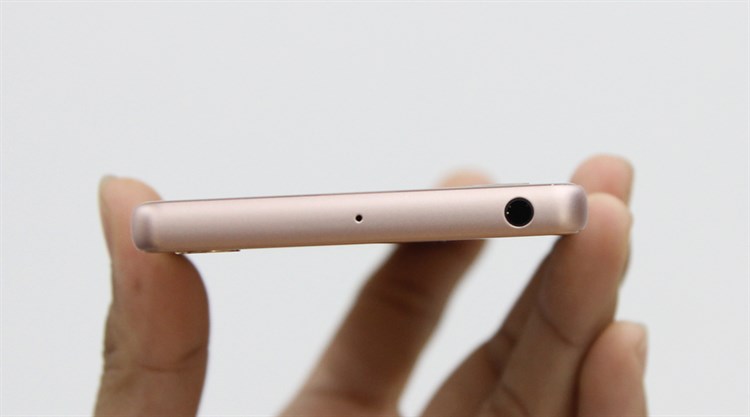 Điện thoại Sony Xperia X Màu Vàng Hồng