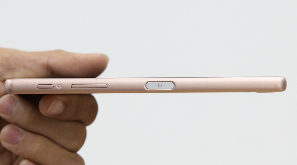 Điện thoại Sony Xperia X Màu Vàng Hồng