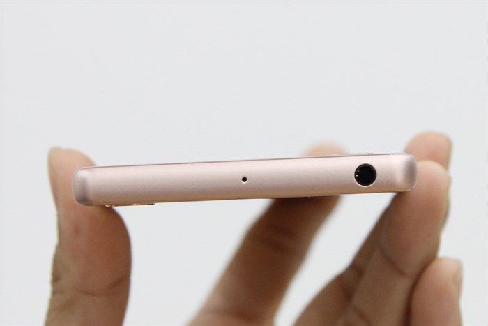 Điện thoại Sony Xperia X Màu Vàng Hồng