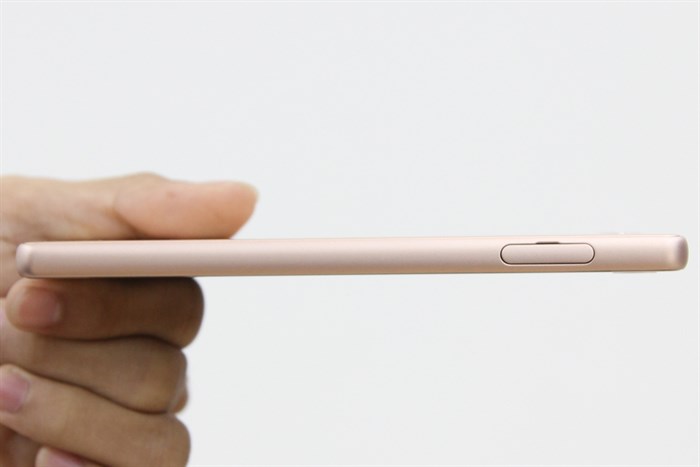 Điện thoại Sony Xperia X Màu Vàng Hồng