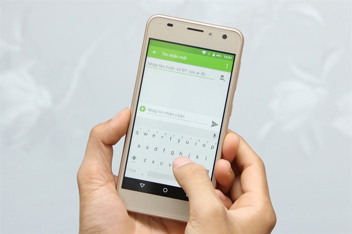 Điện thoại Mobell Nova R1