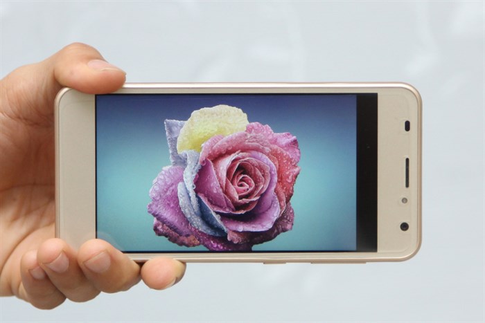 Điện thoại Mobell Nova R1