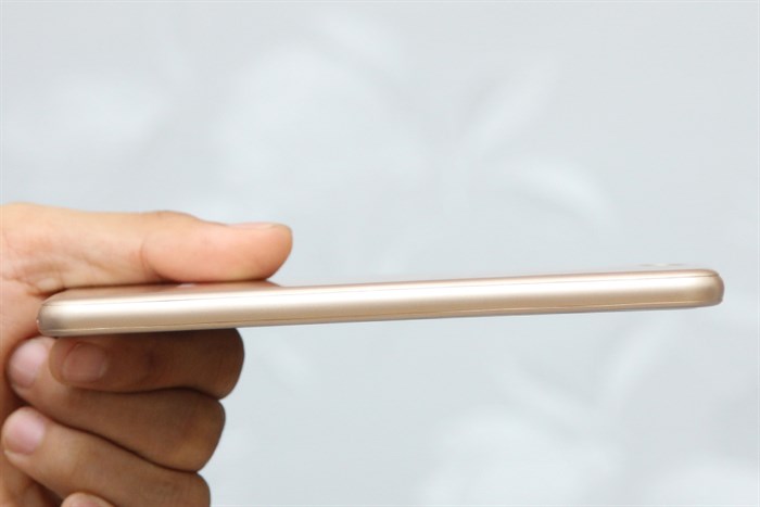 Điện thoại Mobell Nova R1