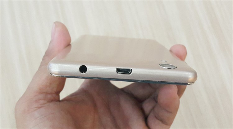 Điện thoại Mobell Nova P2