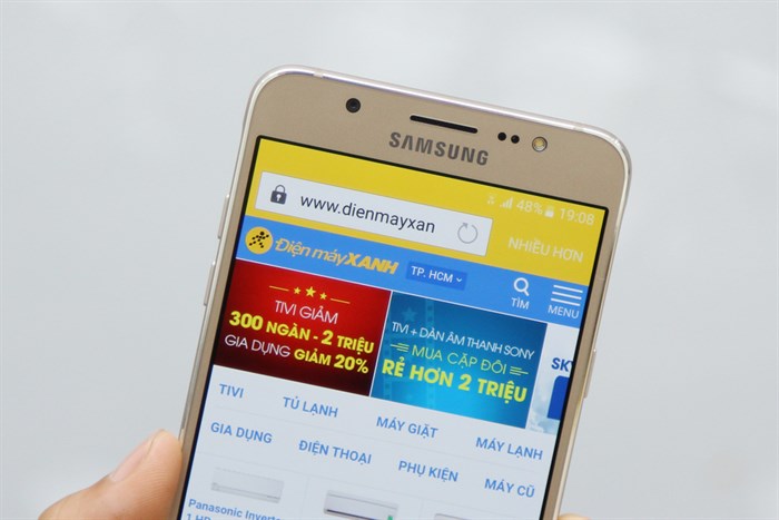 Điện thoại Samsung Galaxy J7 (2016)