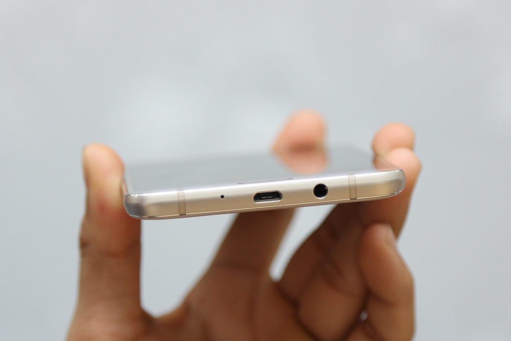 Điện thoại Samsung Galaxy J7 (2016)