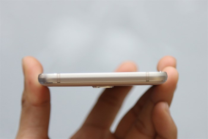 Điện thoại Samsung Galaxy J7 (2016)