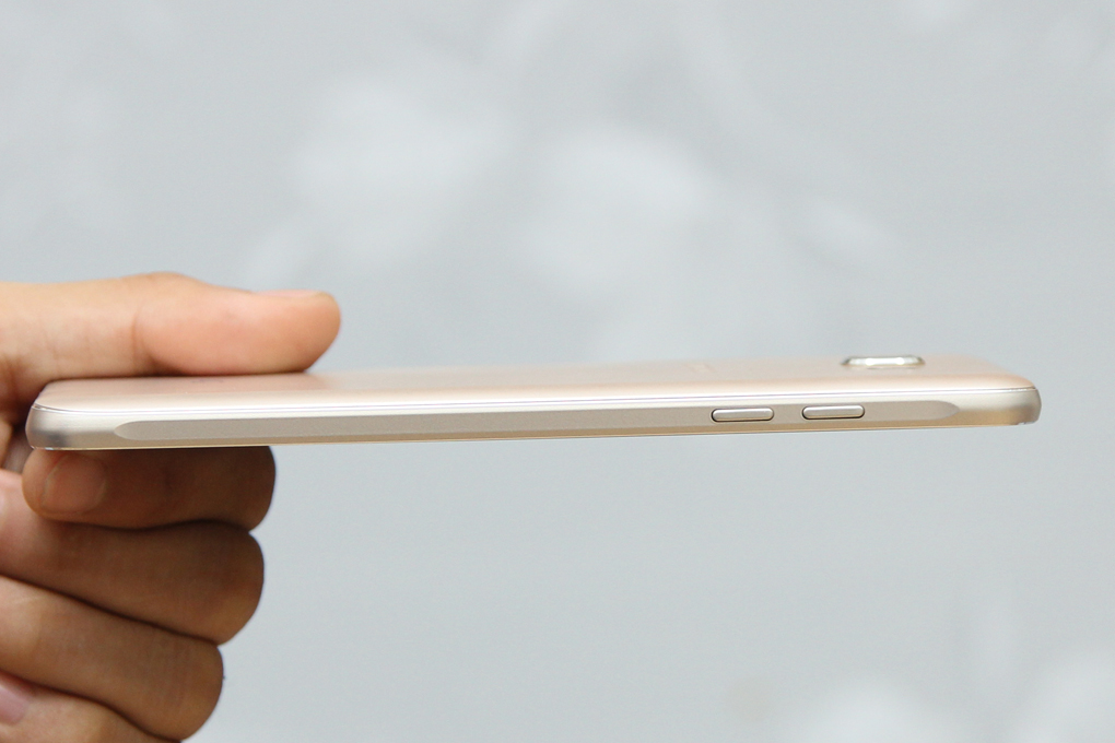 Điện thoại Samsung Galaxy J7 (2016)