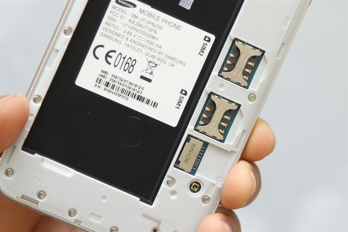 Điện thoại Samsung Galaxy J7 (2016)