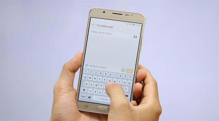 Điện thoại Samsung Galaxy J7 (2016)