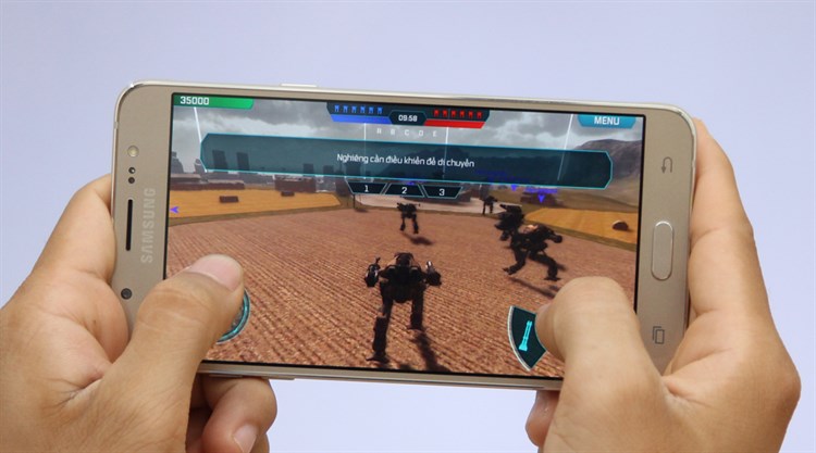 Điện thoại Samsung Galaxy J7 (2016)