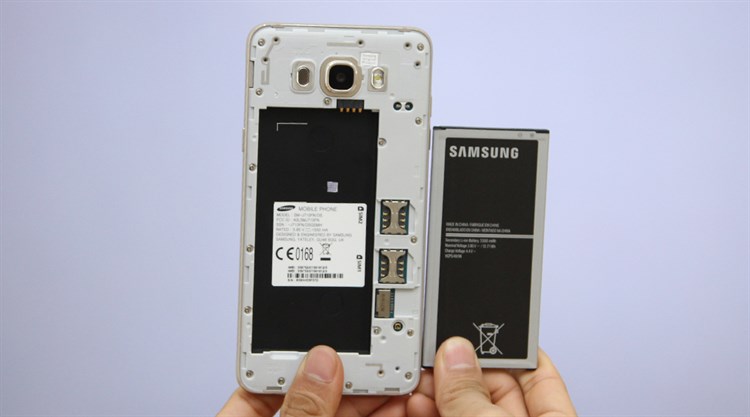 Điện thoại Samsung Galaxy J7 (2016)