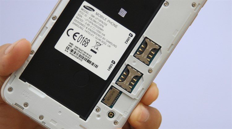 Điện thoại Samsung Galaxy J7 (2016)