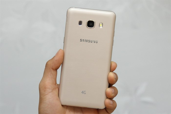 Điện thoại Samsung Galaxy J5 (2016)