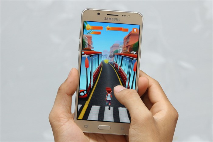 Điện thoại Samsung Galaxy J5 (2016)