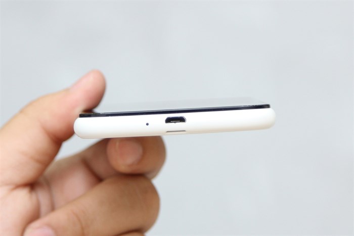 Điện thoại Obi Worldphone MV1 Màu Trắng