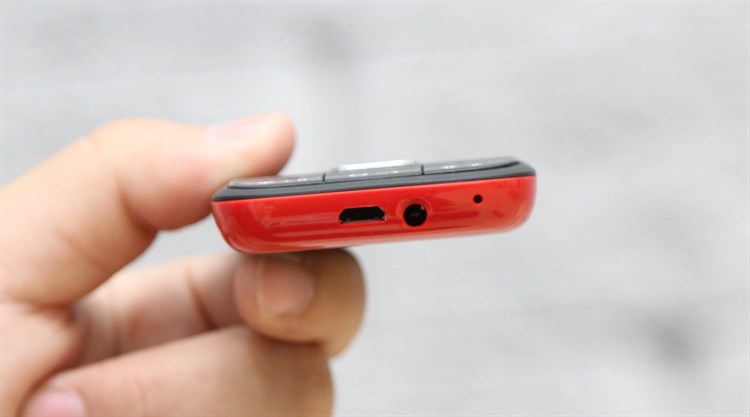 Điện thoại Mobell M328