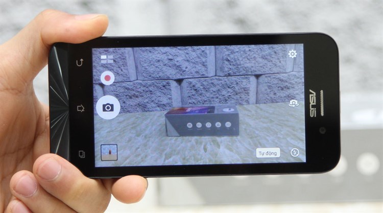 Điện thoại Asus Zenfone Go ZB452KG