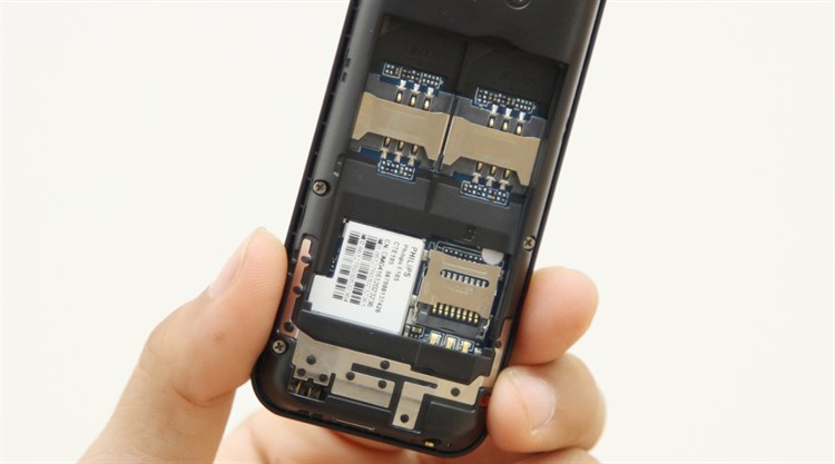 Điện thoại Philips E105 Màu Đen