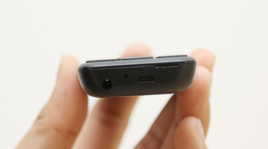 Điện thoại Philips E105 Màu Đen