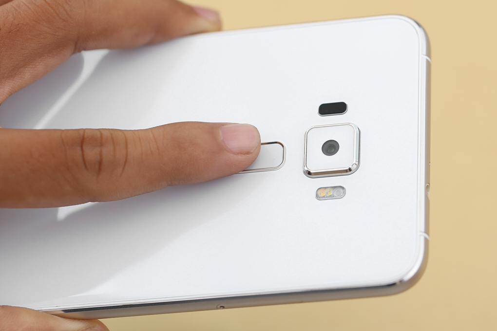 Asus Zenfone 3 ZE552KL - 35