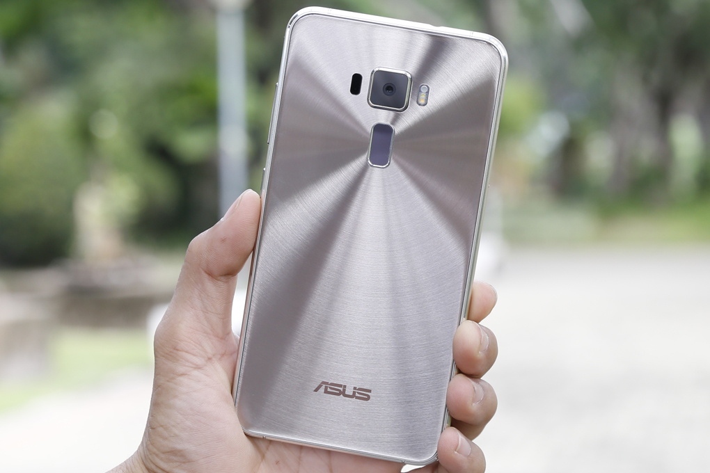 Asus Zenfone 3 ZE552KL - 33