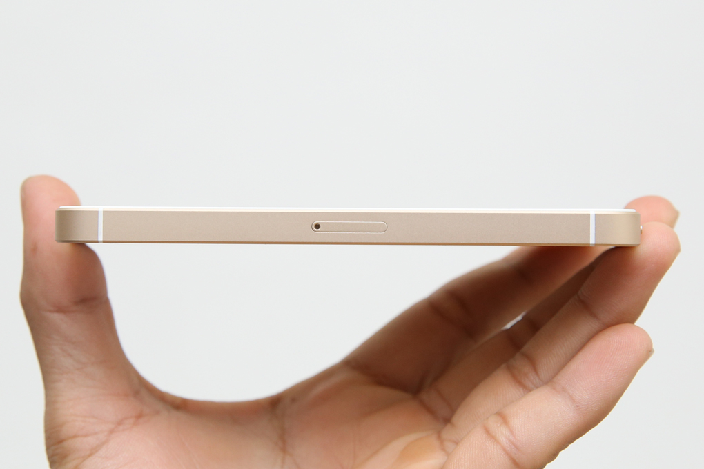 iPhone SE 64GB - 9
