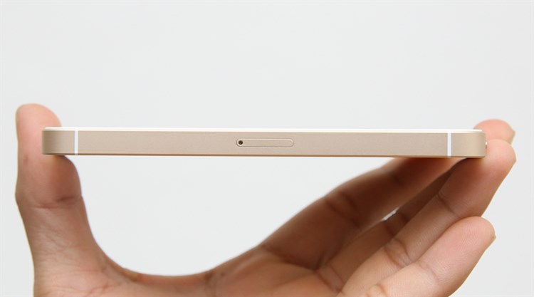 Điện thoại iPhone SE 64GB