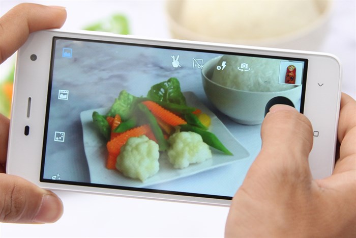 Điện thoại Q Vita