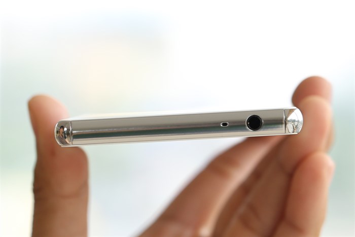 Điện thoại Sony Xperia M5 (Single SIM)