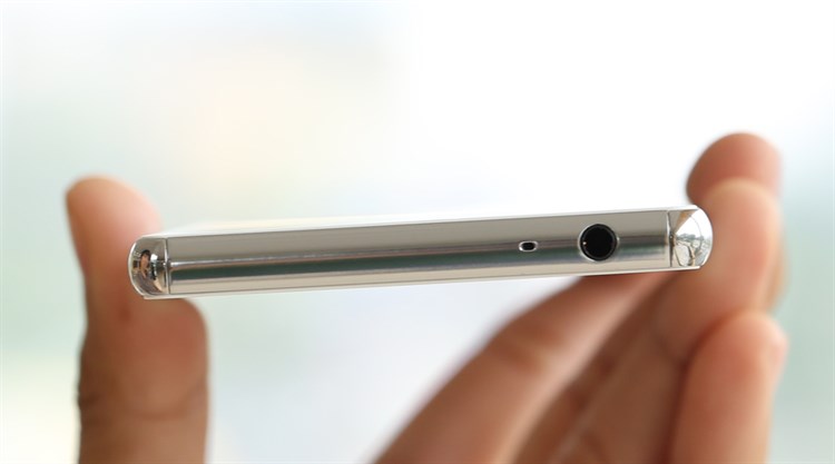 Điện thoại Sony Xperia M5 (Single SIM)