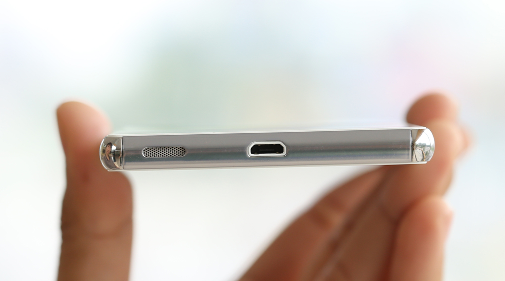 Điện thoại Sony Xperia M5 (Single SIM)