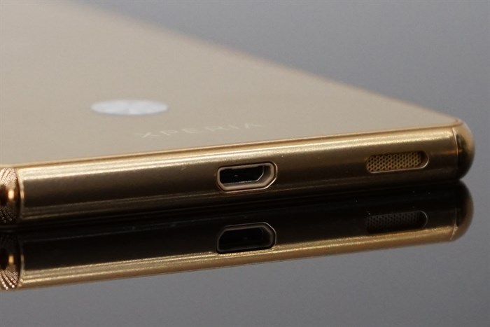 Điện thoại Sony Xperia M5 (Single SIM)