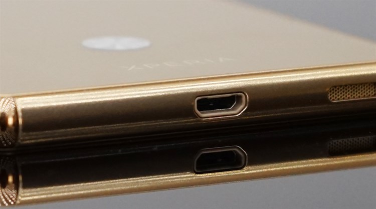 Điện thoại Sony Xperia M5 (Single SIM)