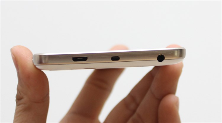 Điện thoại Q Vita S