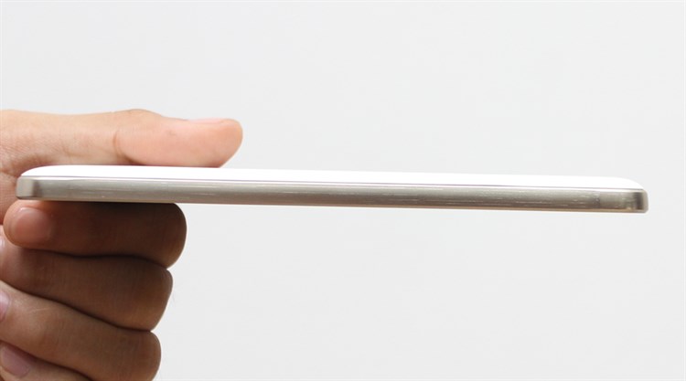 Điện thoại Q Vita S