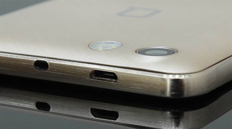 Điện thoại Q Vita S