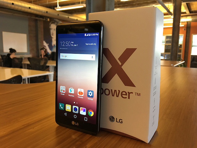 LG X Power -  Các phím điều khiển được thiết kế bên trong màn hình cảm ứng