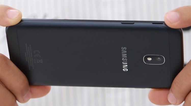 Điện thoại Samsung Galaxy J3 Pro