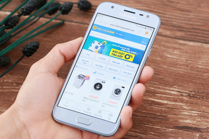 Điện thoại Samsung Galaxy J3 Pro