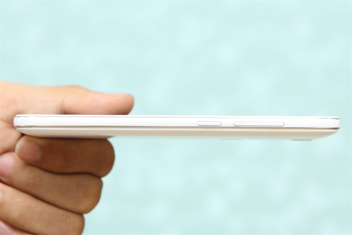 Điện thoại Obi Worldphone S507 Màu Trắng