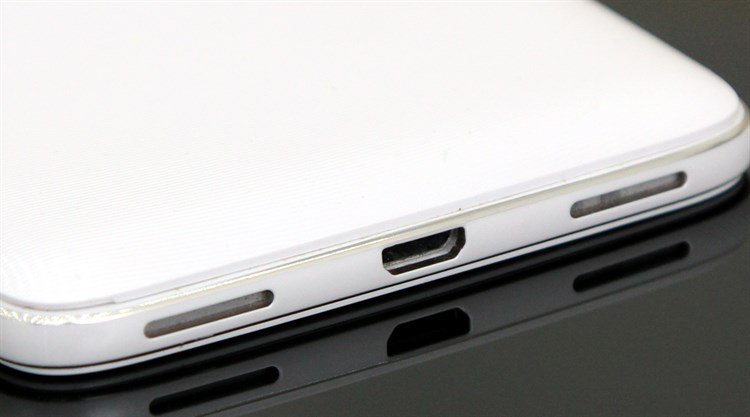 Điện thoại Obi Worldphone S507 Màu Trắng