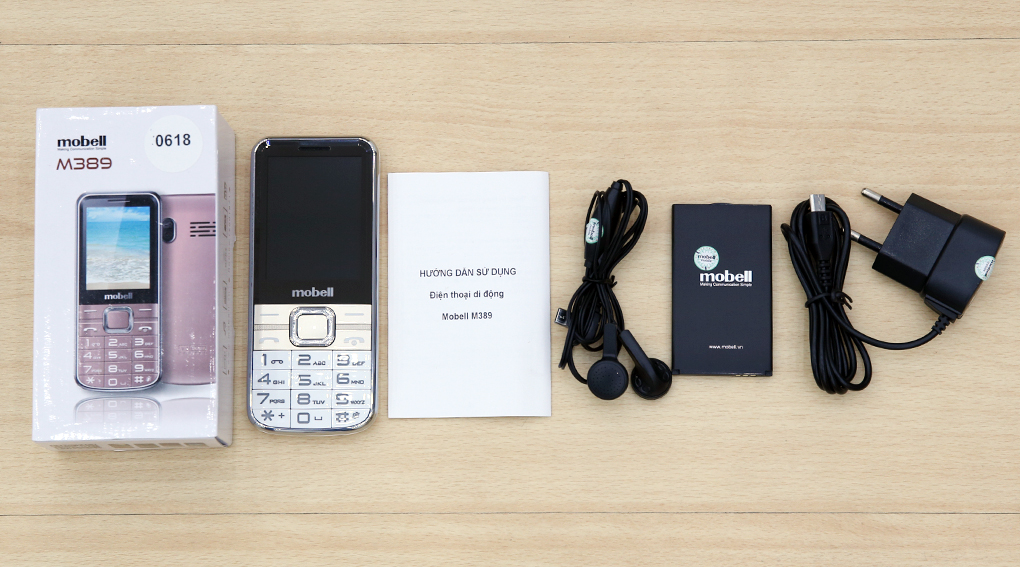 Bộ sản phẩm gồm: Hộp, Pin, Sách hướng dẫn, Sạc liền cáp MicroUSB, Tai nghe dây đầu 3.5mm