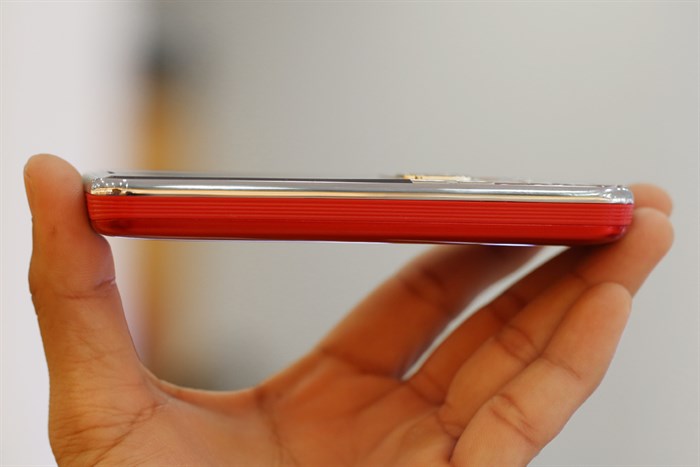 Điện thoại MOBELL M389 Màu Đỏ