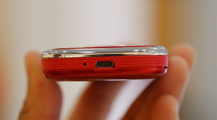 Điện thoại MOBELL M389 Màu Đỏ