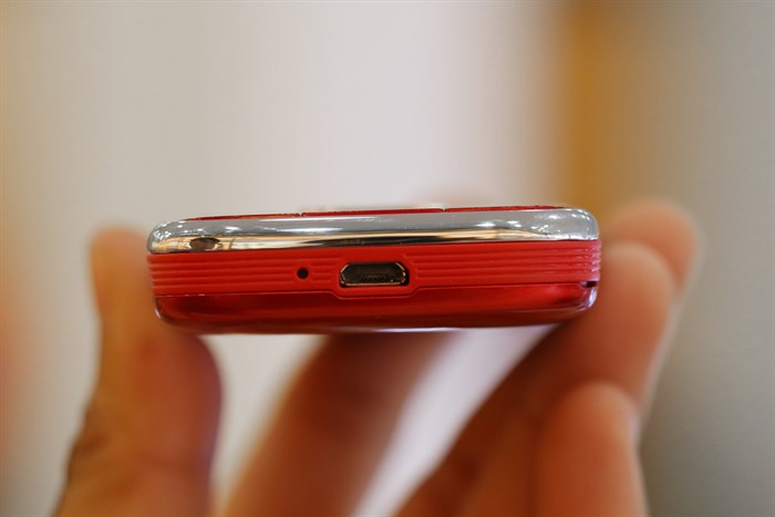 Điện thoại MOBELL M389 Màu Đỏ